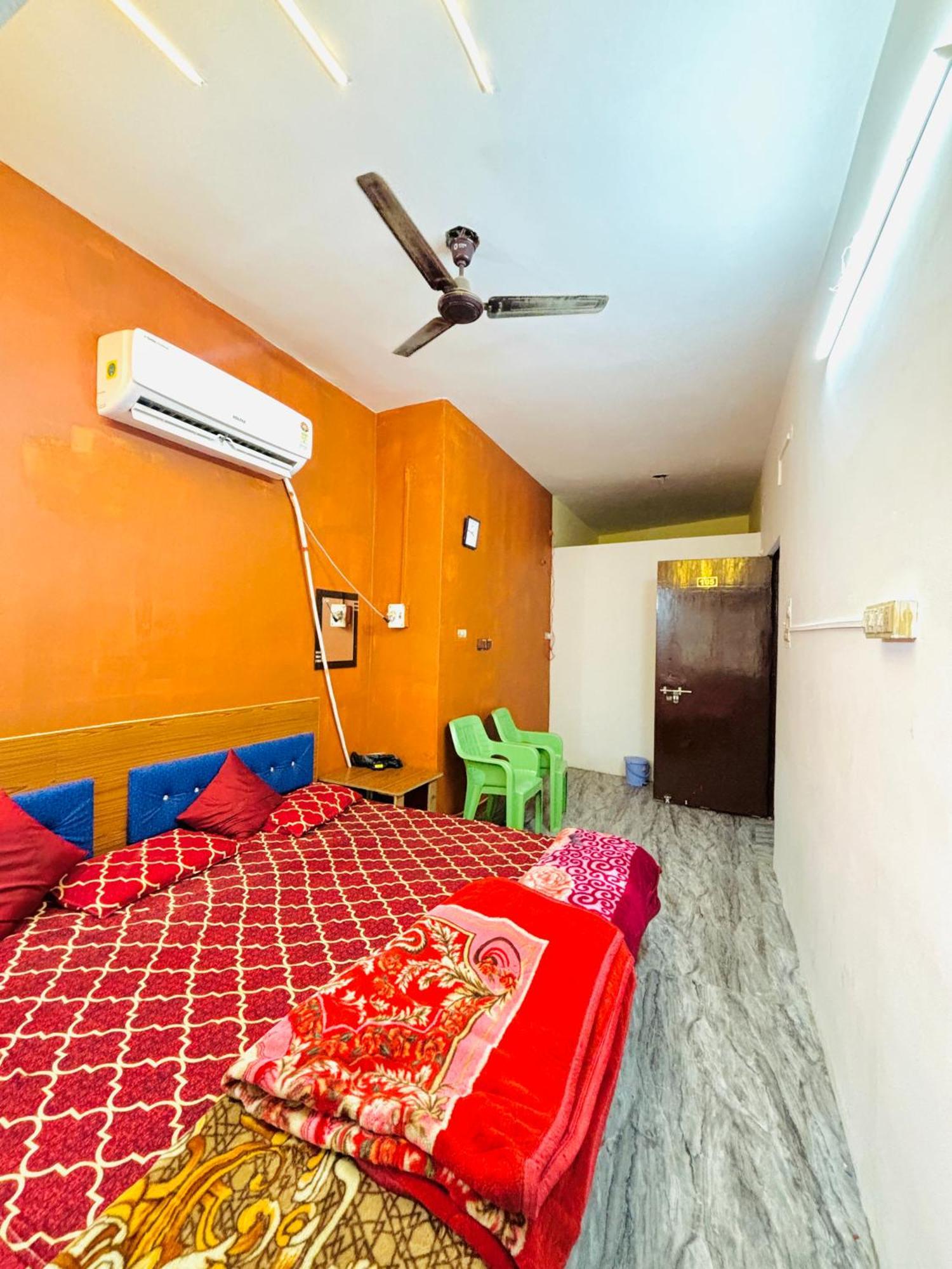 Shivalay Paying Guest House Varanasi Exterior foto